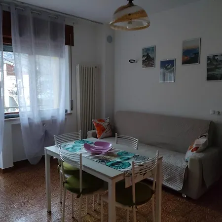 La Casa Dei Cipressi アパート ベッルーノ